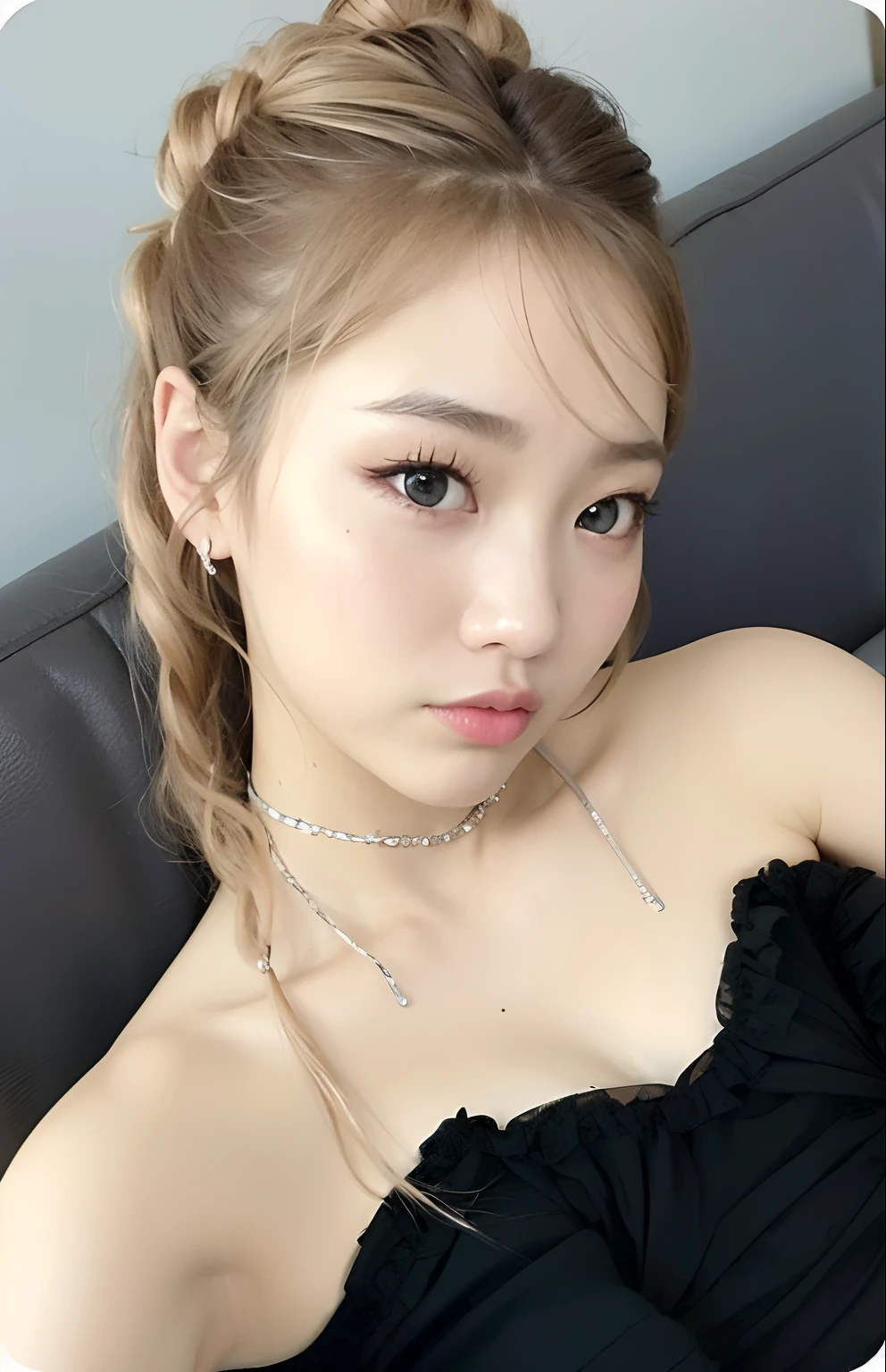 A close-up of a woman in a black dress on a sofa, Lalisa Manobal, Parque Roseanne de Blackpink, Lalisa Manoban de Blackpink, ulzzang, Heonhwa Choe, Jinyoung Shin, Chica coreana, Sakimichan, Wan adorable cara coreana, Hermosa joven coreana, Joven y adorable rostro coreano, Jaeyeon Nam