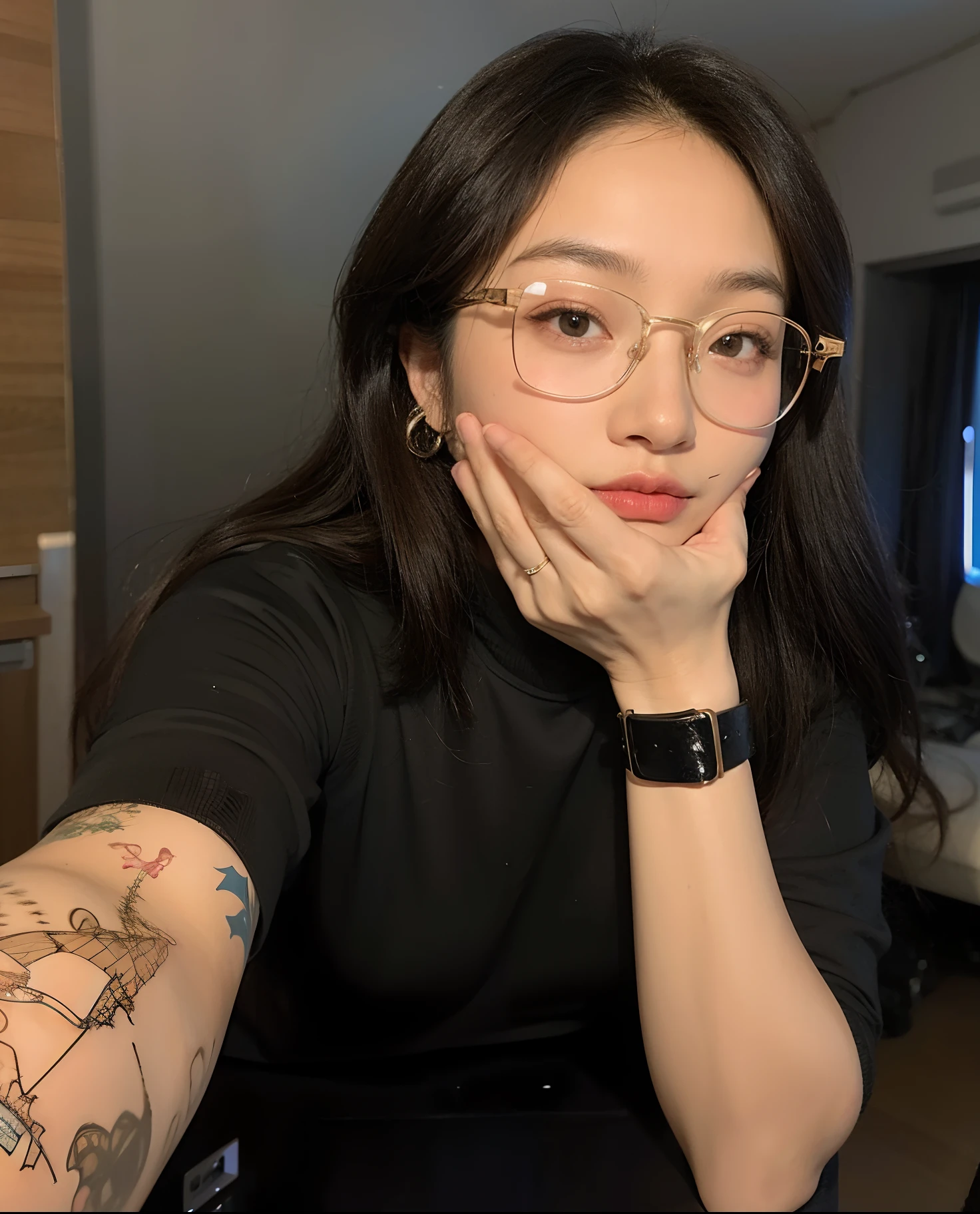 There's a woman with glasses and a watch on her wrist, foto de perfil headshot, estilo jackie tsai, taken in the early 2020s, imagem de perfil, louise zhang, With eye Glasses, 2 2 anos, 2 8 anos, retrato de alta qualidade, Xision Wu, 2 7 anos, 21 anos, 2 3 anos