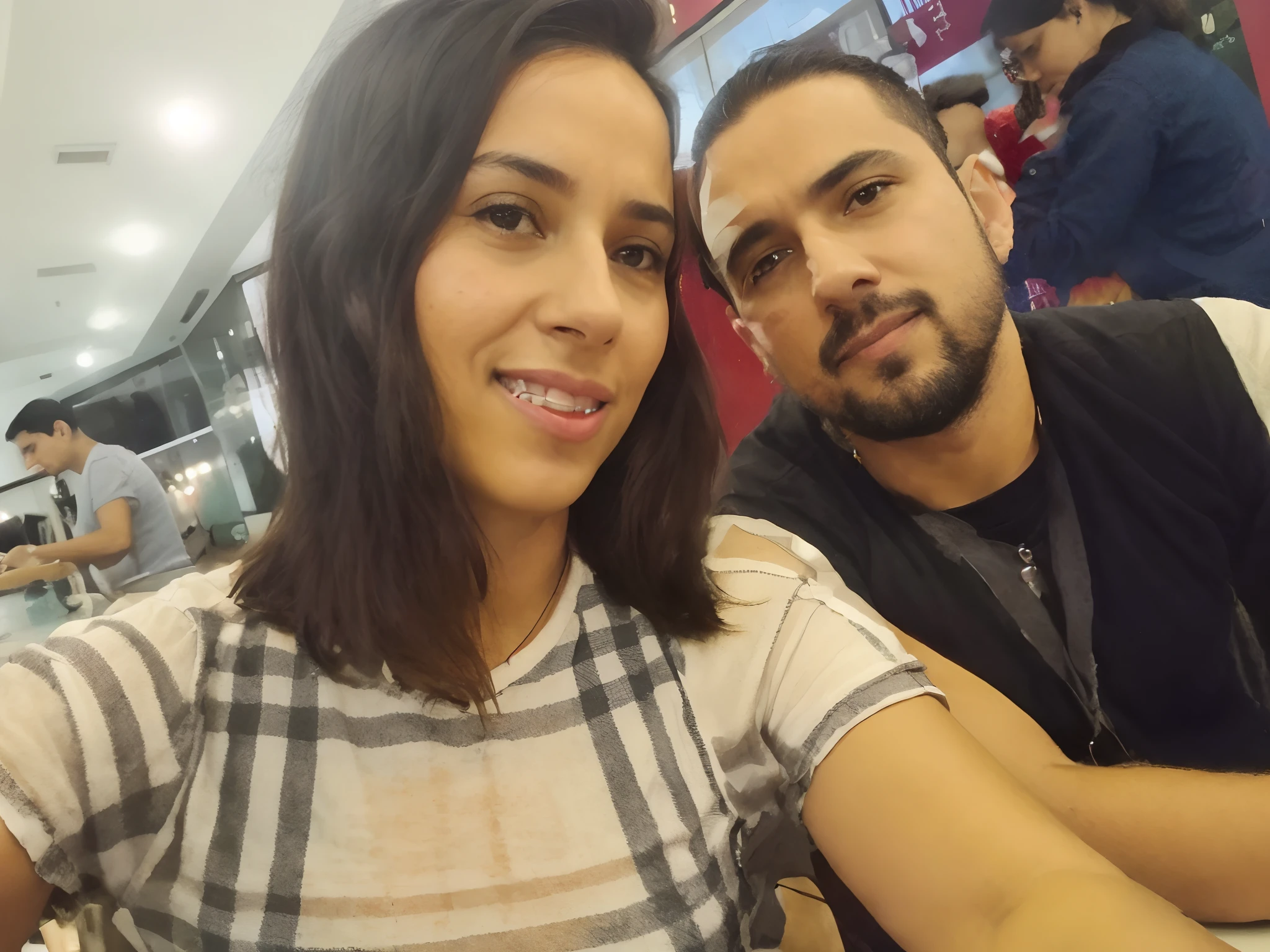 there is a man and woman sitting on a couch together, Directed by: Nandor Soldier, Directed by: Willian Murai, 3 5 year brazilian mother, imagem de perfil, Malika Favre, Casal feliz, Lovely couple, Upload de alta qualidade, by Amelia Peláez, 1614572159, andrea rocha, Foto realista