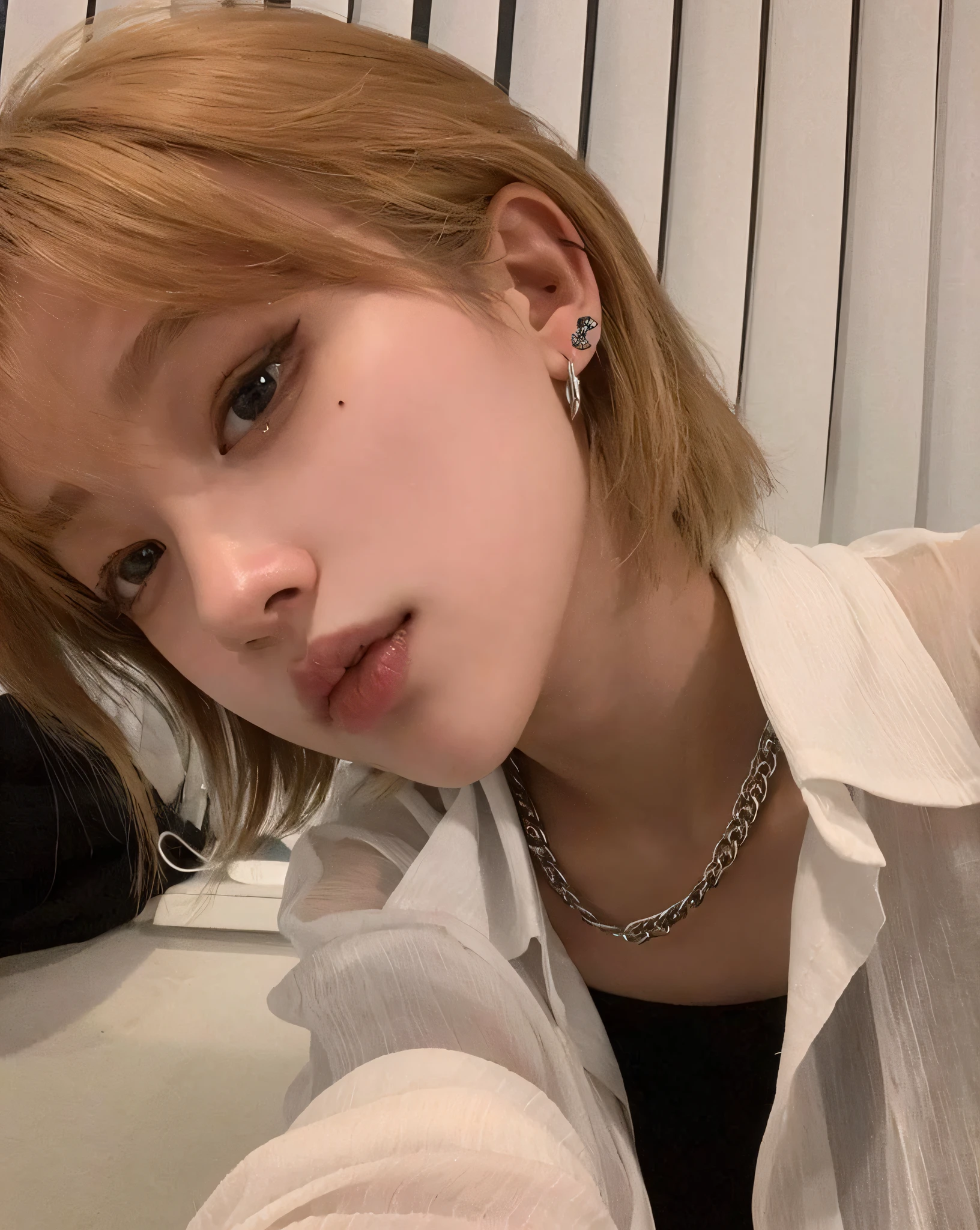 Close-up of a person sitting on a sofa with a cell phone, Cai Xukun, XQC, Jinyoung Shin, Hyung Tae, Jung Jaehyun, 1 7 years - child of thin face age, Kim Doyoung, Steven Jung, Sakimichan, Yanjun Chengt, Hong June Hyung, Jossi de Blackpink, Ulzzang masculino