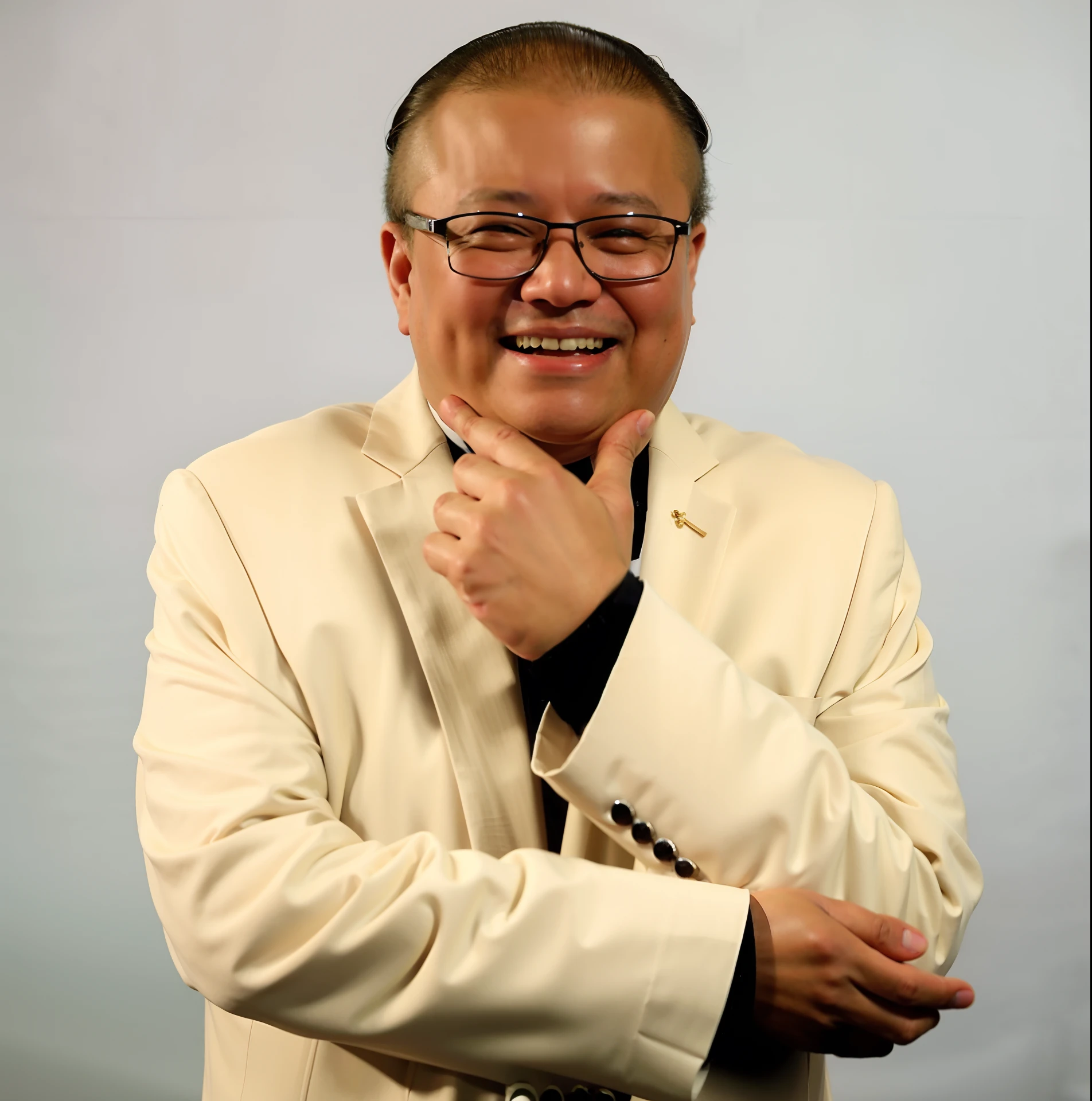 Indonesian President Susilo Bambang Yudhoyono playing guitar