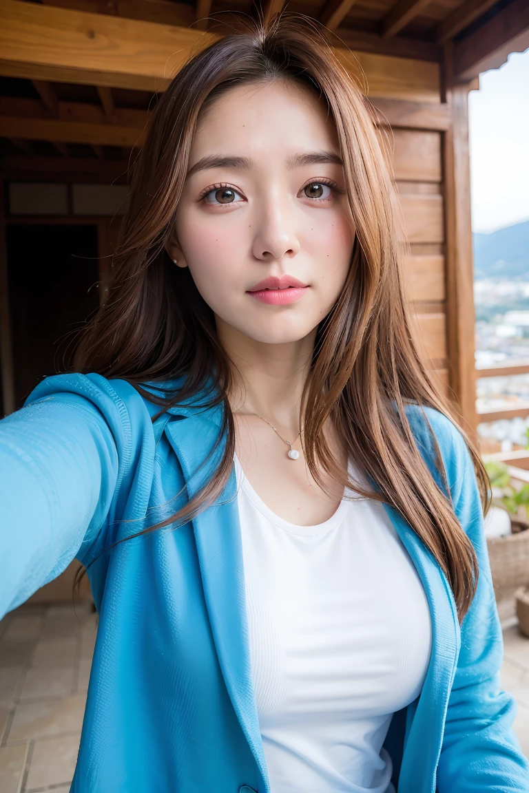 pared blanca, Selfie, (highest qualityr、８K、obra maestra:1.2) tetas grandes, camiseta blanca , Refugio Blazer azul, abrigo invierno, pecho amplio, 26 years old Japanese, delgada, aptitud, realista, fondo blanco,