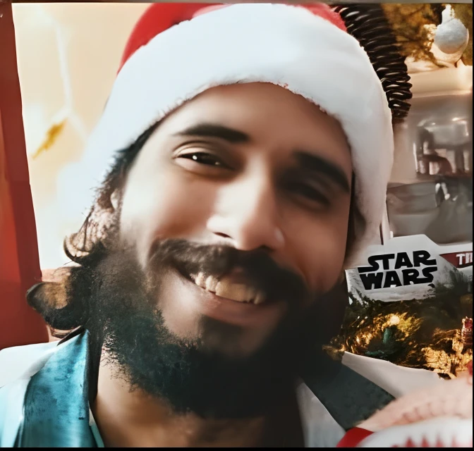 There's a man and a baby wearing Santa hats, foto de perfil, Foto de perfil, Foto de perfil, Facebook Post, Imagen de avatar, reddit post, taken in the early 2020s, Imagen de perfil, Meme de Reddit, instagram post, reddit, Fanart, santa, Imagen filtrada, Riyahd Cassiem, He's grinning, Usando un sombrero de Santa Claus, Filtrado