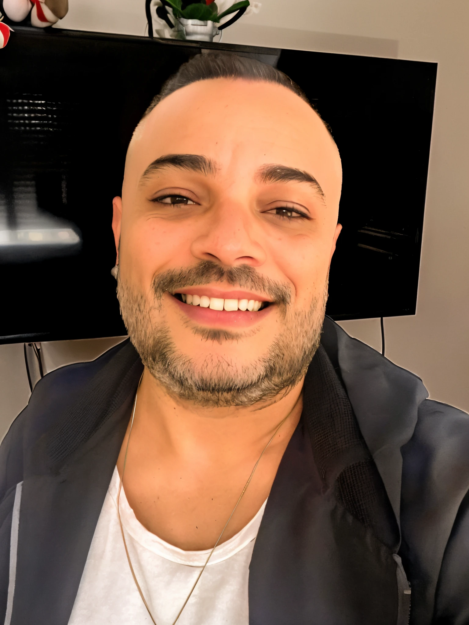 detalhe, realismo, 4k, 36 year old young man, detalhe do rosto, grandes olhos castanhos, nariz normal, cabelos pretos, with an Abricot pug dog in his hands, flores no fundo, Borboletas brancas em primeiro plano, Filmagem realista, profundidade de campo, luz de antena suave, brilhar, HDR (cores silenciadas: 1.2), Canon RF 100mm F2.8L Macro e USM