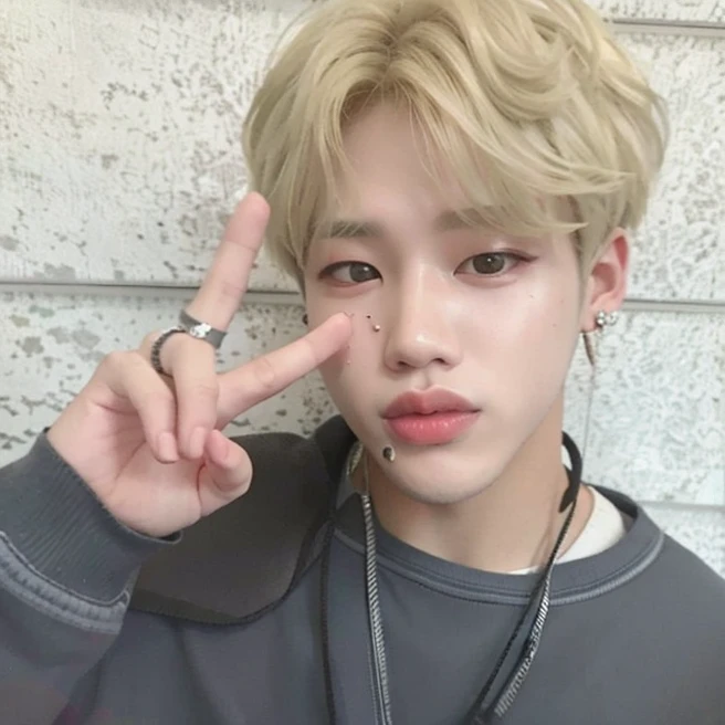 un primer plano de una persona con un dedo en los labios, Cai Xu Kun, kim doyoung, jinyoung shin, hyung tae, Hong June Hyung, Jaeyeon Nam, pintar ulzzang, pale korean adorable face, con pelo corto, kim taejin, Jung Jaehyun, hyung tae kim, Shin Jeongho, diez lee, jungkook
