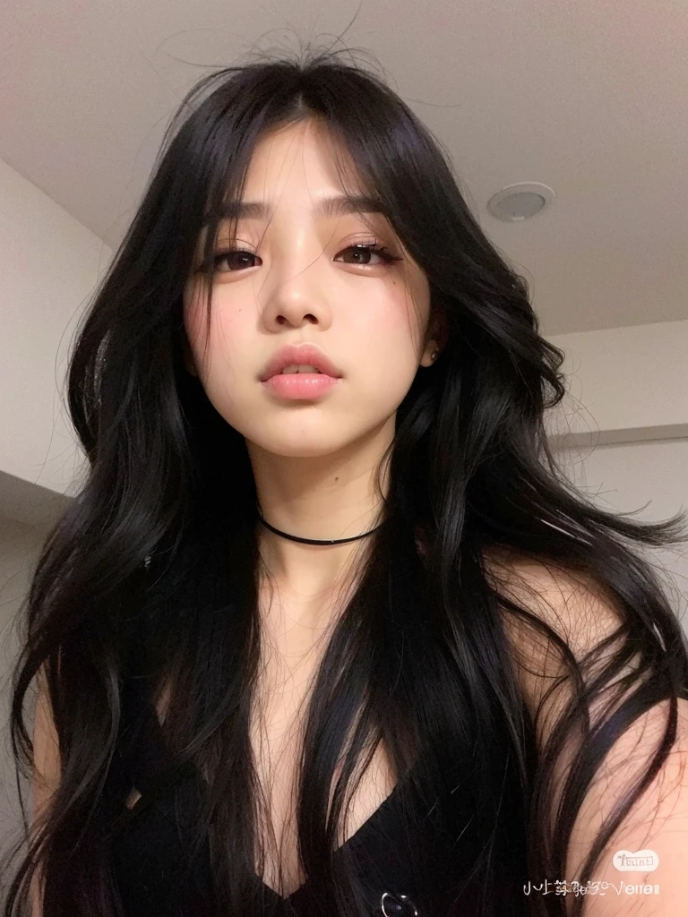 um close up de uma mulher com longos cabelos pretos e um estrangulamento, Ulzzang, cruel korean goth girl, coreana, Mulher sul-coreana bonita, Ela tem cabelo preto com franja, wan adorable korean face, linda mulher coreana jovem, mulher coreana jovem bonita, young adorable korean face, Retrato Jisoo Blackpink, korean face features, Jisoo do Blackpink, Jinyoung Canela