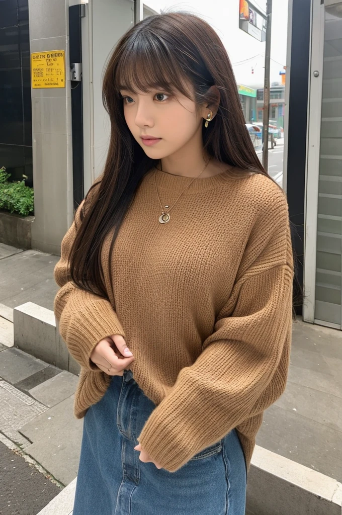 Stay calm、areola is brown。Her hair is light brown and long,、My bangs hang down with a gap about half way to the left of my forehead.、My hair is thin and doesn't have much volume.。He is about 150 cm tall。There is a moderate amount of meat on the upper arms and thighs。The waist is tucked away、The position is high。