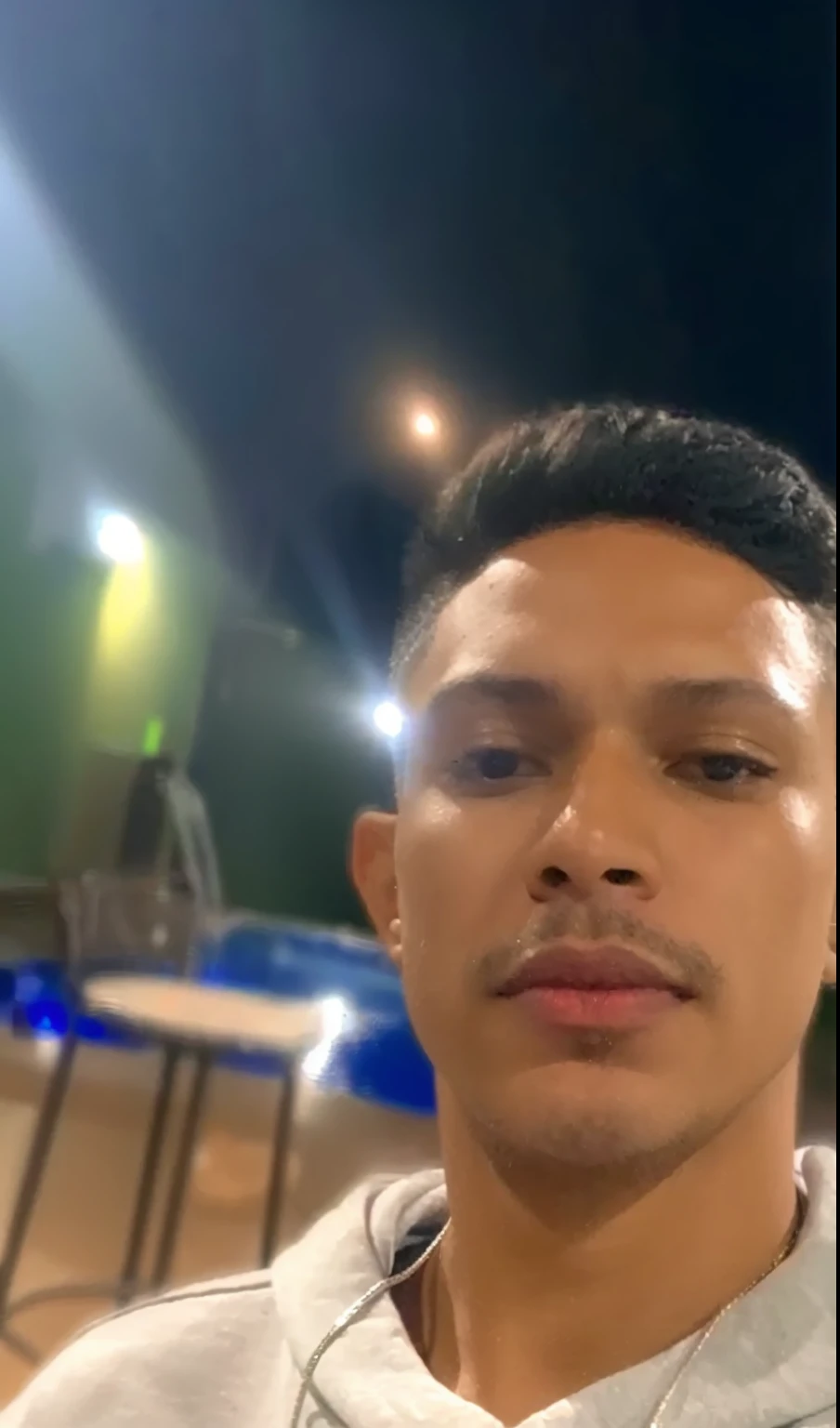 um close up de uma pessoa usando um capuz e um colar, instagram story, taken in the early 2020s, facebook post, andres rios, Pablo Perdomo, tiktok video, caio santos, ele tem cerca de 20 anos | curto, andrew gonzalez, em torno de 1 9 anos, Joel Torres, José Moncada, instagram post
