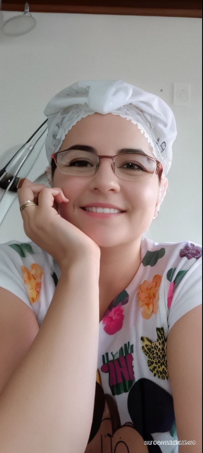 smiling woman in a white cap and glasses with a teddy bear, vestido como um chef pasteleiro, usando uma touca de banho branca, photo from behind, wearing white chef hat, last photo, Magalie Villeneuve, Ekaterina, foto selfie, retrato frontal, not cropped, Directed by: Nandor Soldier, pronto para comer, foto do perfil, imagem de perfil