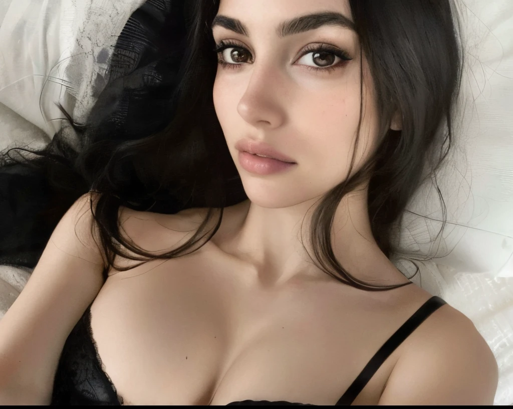 There is a woman in a black bra top lying on a bed, cabelos pretos e olhos grandes, 18 anos, sexy look at the camera, com cabelos longos e olhos penetrantes, rosto perfeito ), pale-skinned persian girl, 1 6 anos, rosto extremamente bonito, 2 Modelo feminina de 4 anos, 🤤 retrato da , lindo rosto delicado