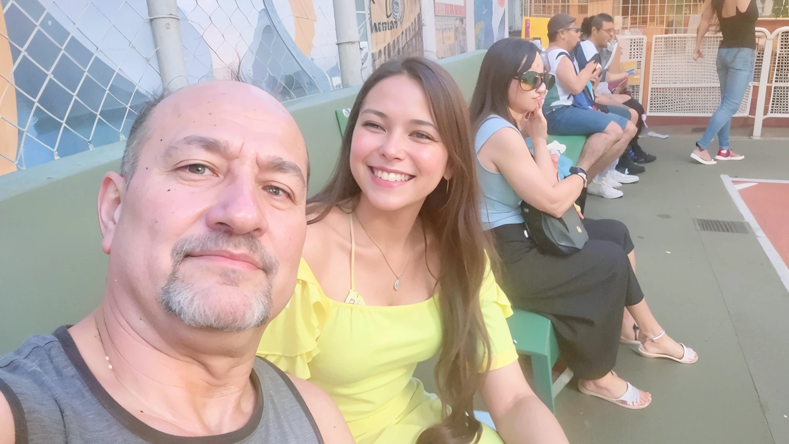 There are two people sitting on a bench in a park, imagem de qualidade muito baixa, foto de baixa qualidade, Directed by: Nandor Soldier, imagem de perfil, album photo, momma and papa, foto do perfil, 8k)), foto de perfil, Beautiful image, by Amelia Peláez, uma imagem, Fotografia tirada em 2 0 2 0, Imagem, imagem real