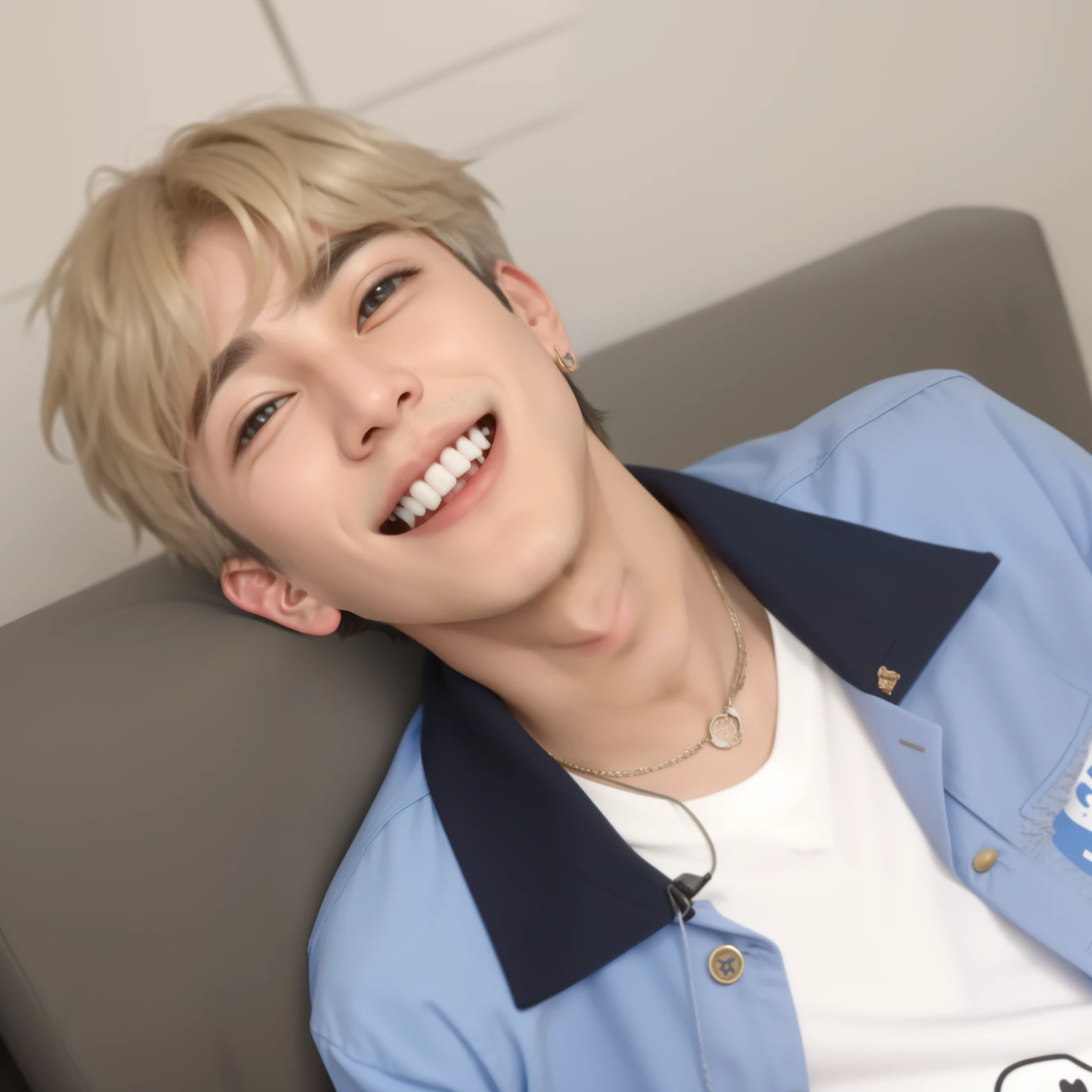 Imagen arafed de un hombre con una chaqueta azul y una camisa blanca., He's grinning, Taehyung comiendo papas fritas Gucci, feliz con la boca abierta, Cai Xukun, he has a glow coming from him, jungkook, sonriendo bien, inspirado en Kun Can, he is very relaxed, Tiene una forma de cabeza alargada, Cara precisa de Jimin, bizco