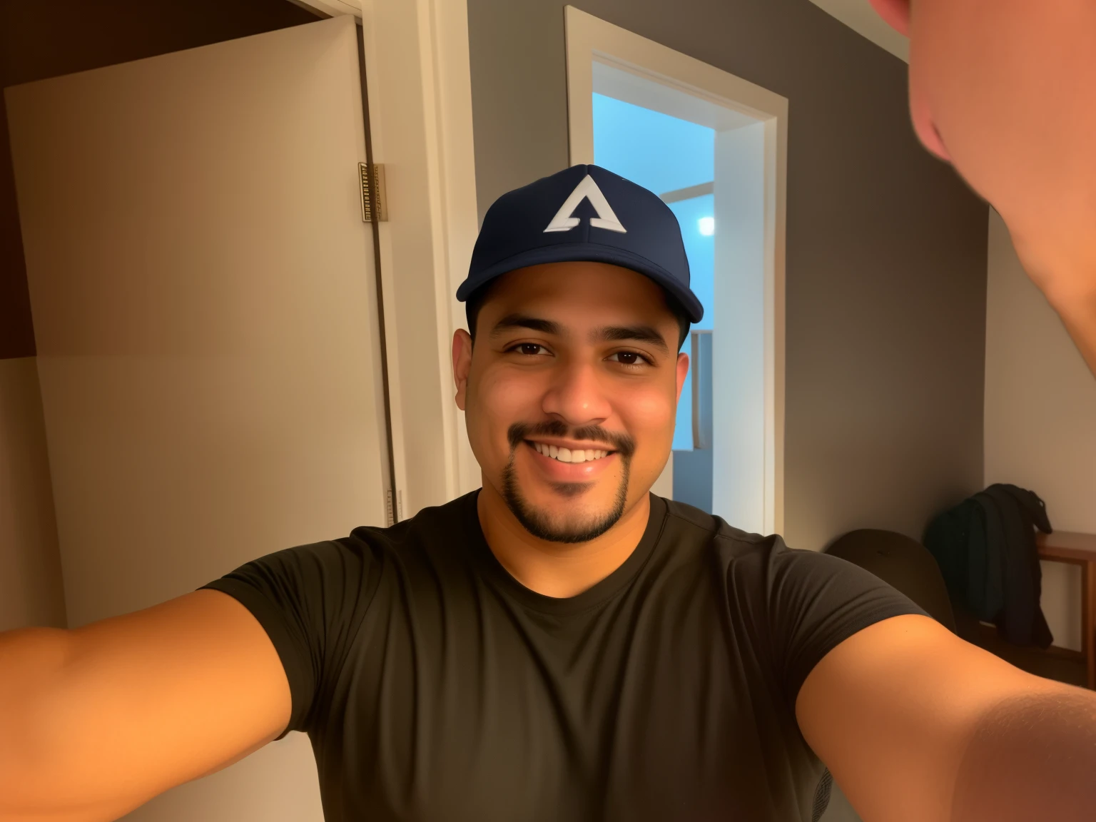 there is a man taking a selfie in a mirror, foto de perfil headshot, andrew gonzalez, taken in the early 2020s, wearing a navy blue utility cap, luis melo, Postagem no Reddit, andres rios, inspirado em Christopher Williams, Retrato de Danny Gonzalez, Alex Miranda, he is wearing a hat, facebook post, joe alves, foto de perfil profissional