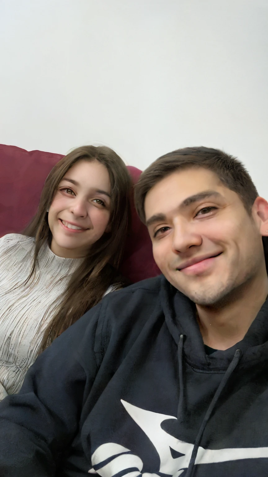 there are two people sitting on a couch together smiling, imagem de qualidade muito baixa, 1614572159, imagem de perfil, Ayahausca, Roomies, taken in the early 2020s, foto de perfil, masculino e feminino, mateus 9 5, foto de perfil, Casal feliz, ástor alexander
