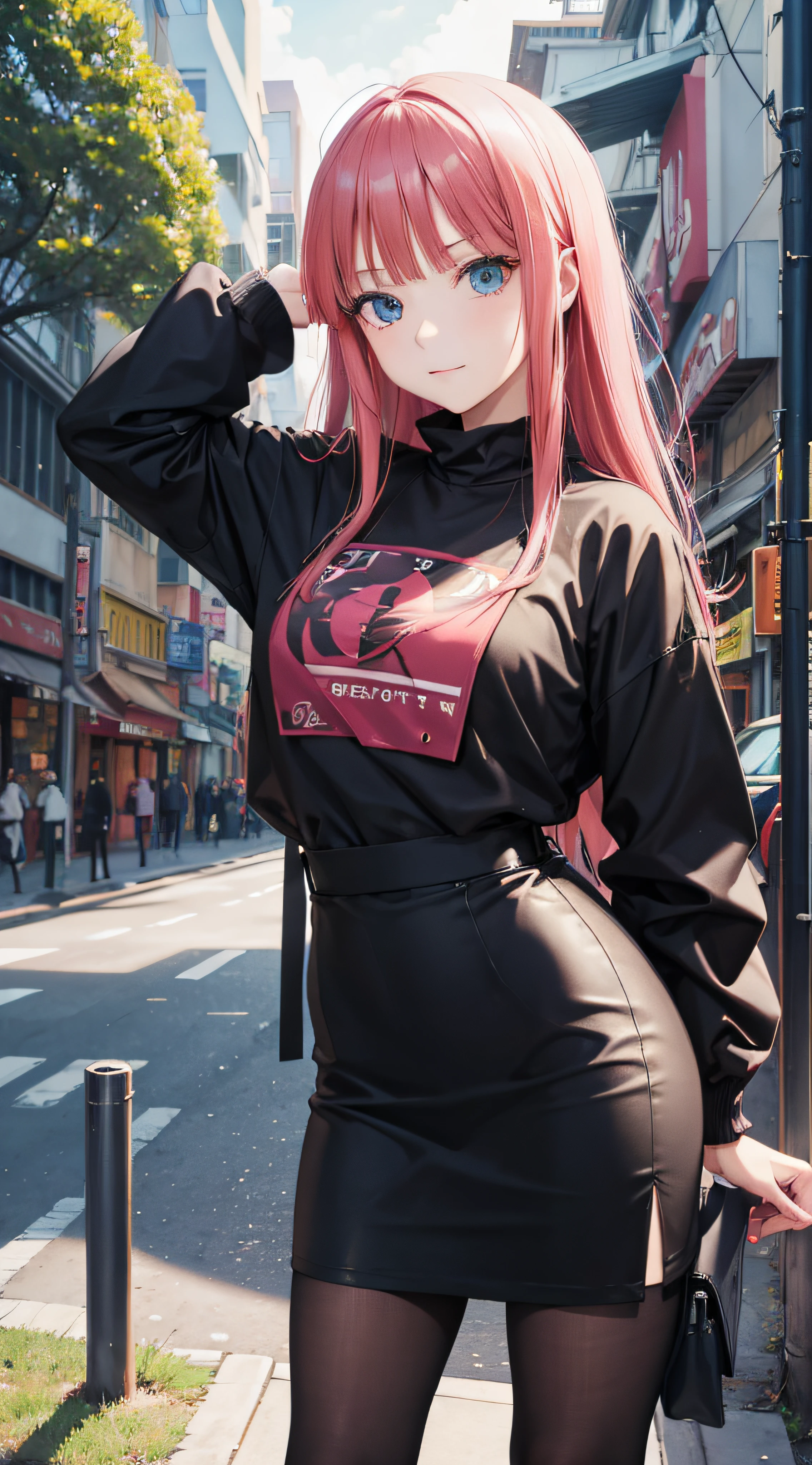 Nino Nakano,Pose sexy,ropa futurista,bosque