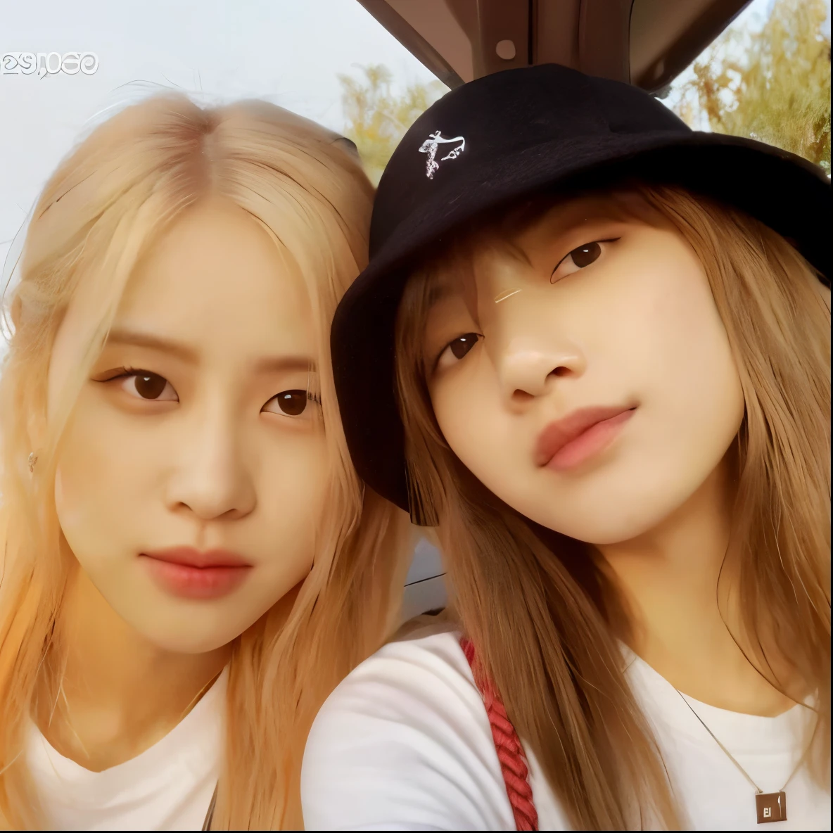 duas jovens posando para uma foto em um carro, Lalisa Manobal, Parque Roseanne do Blackpink, jossi do rosa preto, Lalisa Manoban do Blackpink, rosa preto, duas vezes, foto de perfil, Nixeu e Sakimichan, jia, # Oc, #Oc, KDA e Sam Yang, Ui, Retrato de Jossi de Blackpink