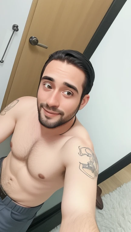 Um homem de 30 anos, com cabelos castanhos curtos, olhar rigoroso, e olhos castanhos, vestindo camisa branca branca com gravata e camisa aberta sem cueca