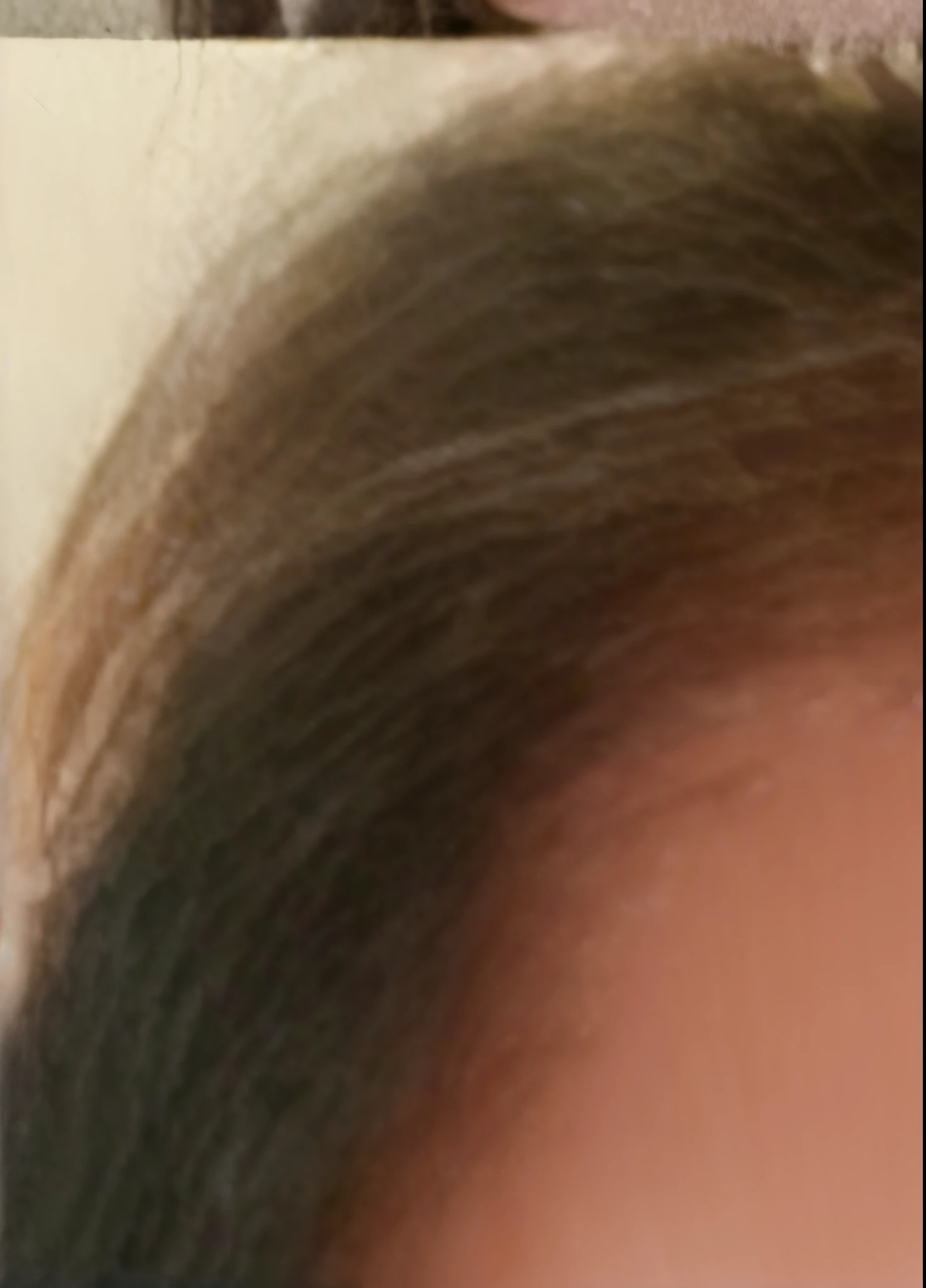 a close-up of a woman with a white shirt and black hair, Madison Beer Girl Portrait, Portrait of Ariana Grande, :: Madison-Bier, Portrait of Zendaya, Madison-Bier, Weiches Devil Queen Madison Bier, Atemberaubende NahaufnahmeHeadshot, Erstellt mit Photoshop, Paintings by Ariana Grande, Nahaufnahme Gesicht, inspiriert von Izzy Medrano, makelloses Gesicht, Zendaya