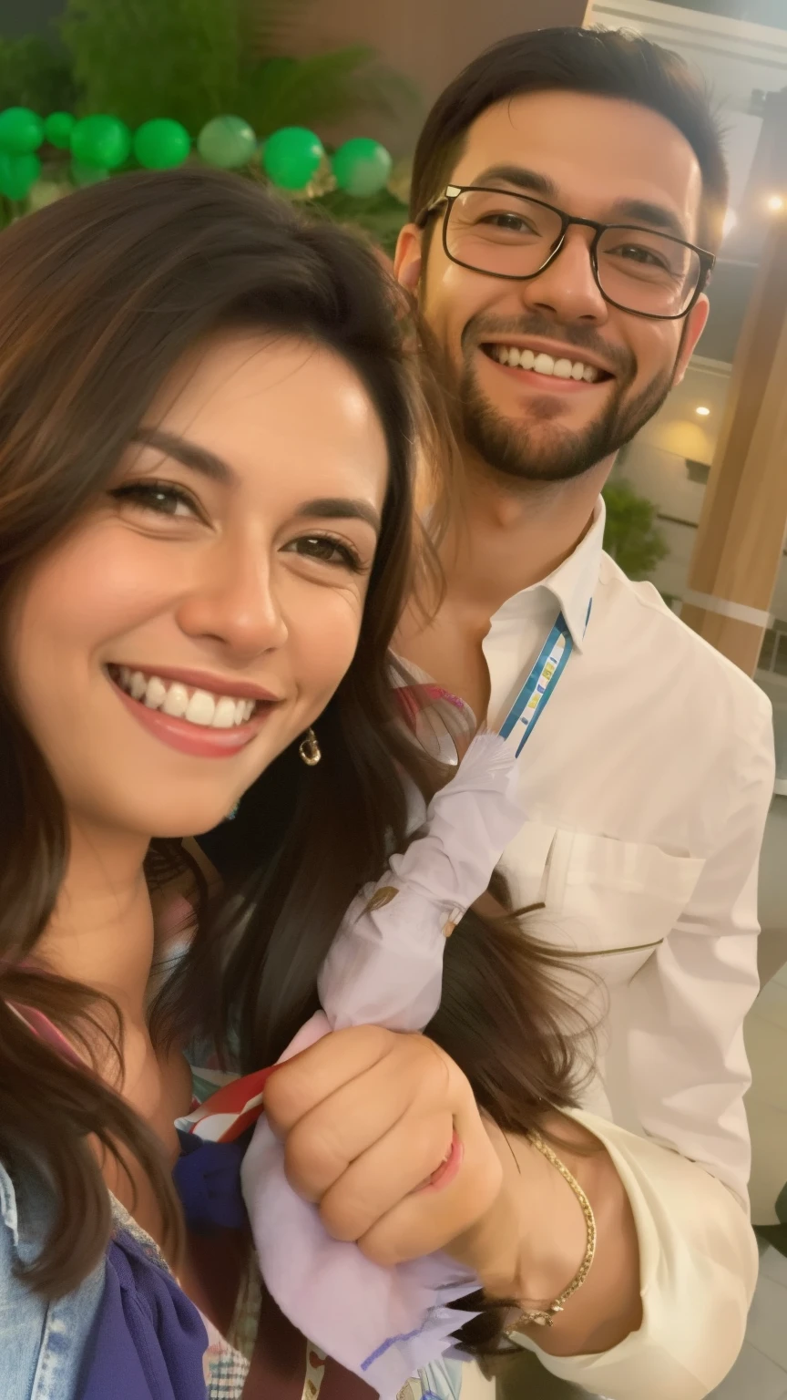 casal sorridente posando para uma foto em uma festa, woman holding tie and smiling outside and man smiling with prescription glasses profile image, Casal feliz, foto do perfil, casal sorridente, imagem de qualidade muito baixa, Postagem 4k, 4 k post, instagram story, Directed by: Nandor Soldier, Lovely couple, foto de baixa qualidade, Alanis Guillen, andrea rocha, muito bobo olhando