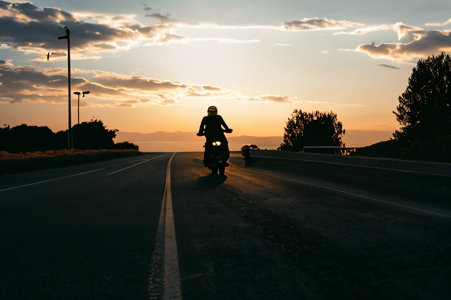 There is a man riding a motorcycle along the road at sunset, pilotando uma motocicleta, Andar na estrada, going forward to the sunset, andar de moto, motocicleta, in the sunset, andar de moto por uma rua, motocicleta, motociclista, Motocicletas, lonely rider, ciclomotor, Unsplash, Directed by: Christen Dalsgaard, in the sunset, Durante a Hora Dourada, with difficult signs falling from the sky.
