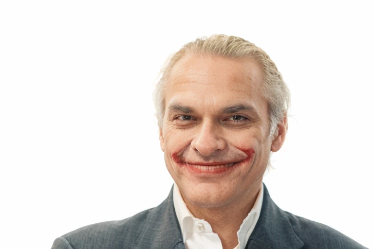 Joker&#39;s macabre facial expressions