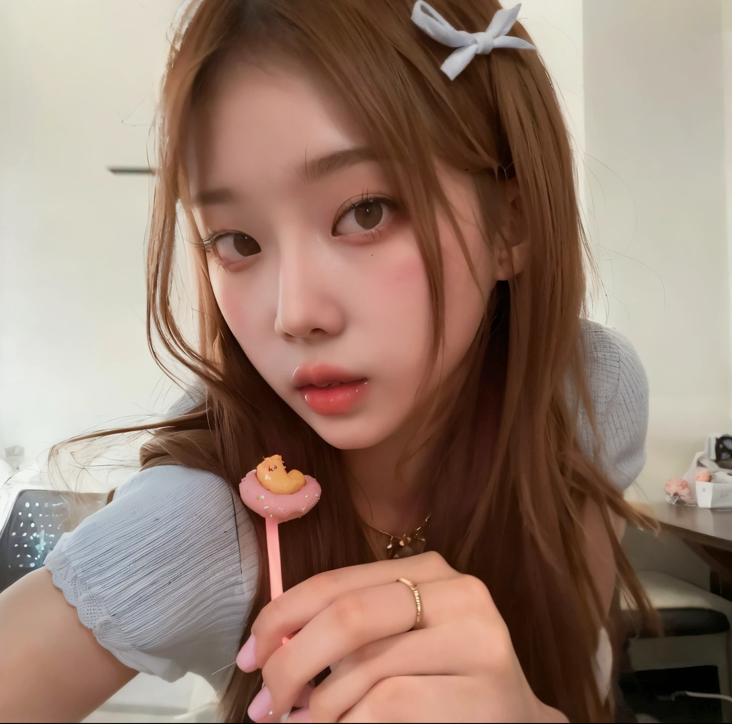 chica araffe con un donut rosa en un palo en la mano, Bae Suzy, Jinyoung Shin, Jaeyeon Nam, Chica coreana, Chiho, Heonhwa Choe, Sakimichan, 18 years old, ulzzang, Lalisa Manobal, Hermosa mujer surcoreana, El Corte Hime, Wan adorable cara coreana