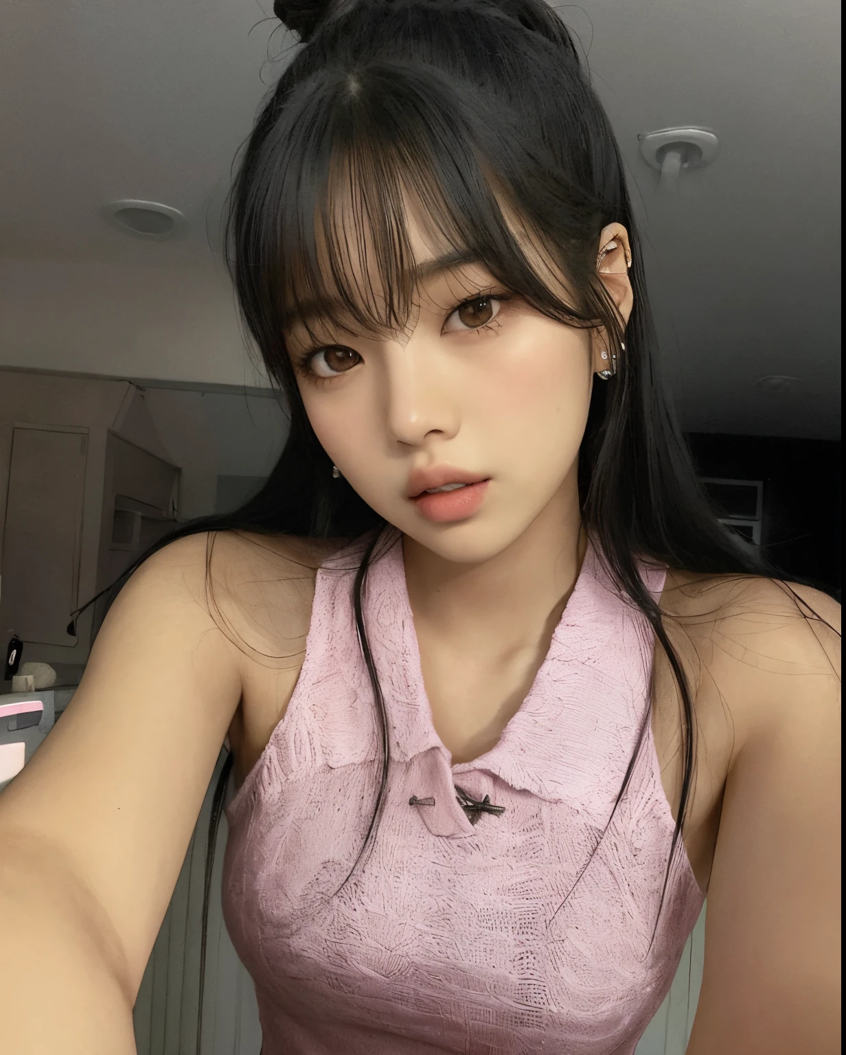 Araffe Asian woman with long black hair and a pink shirt, Lalisa Manobal, Lalisa Manoban de Blackpink, Blackpink Jennie, con flequillo, con flequillo completo, Parque Roseanne de Blackpink, Ella tiene el pelo negro con flequillo, flequillo esponjoso, Jossi de Blackpink, Flequillo partido en el centro, Bae Suzy, Cabello limpio con flequillo, Jinyoung Shin