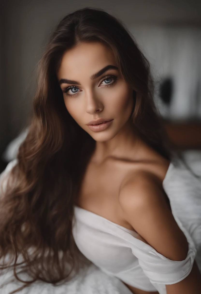 Femme arafed , fille Sexey aux yeux bruns, Portrait Sophie Mudd, cheveux bruns et grands yeux, selfie of a young woman, Yeux de chambre, Violet Myers, sans maquillage, maquillage naturel, looking straight at camera, Visage avec Artgram, Maquillage subtil, Superbe photo du corps entier, dans la chambre, clivage, tits, ass, Sexey, Sexe, levrette, position Sexee,