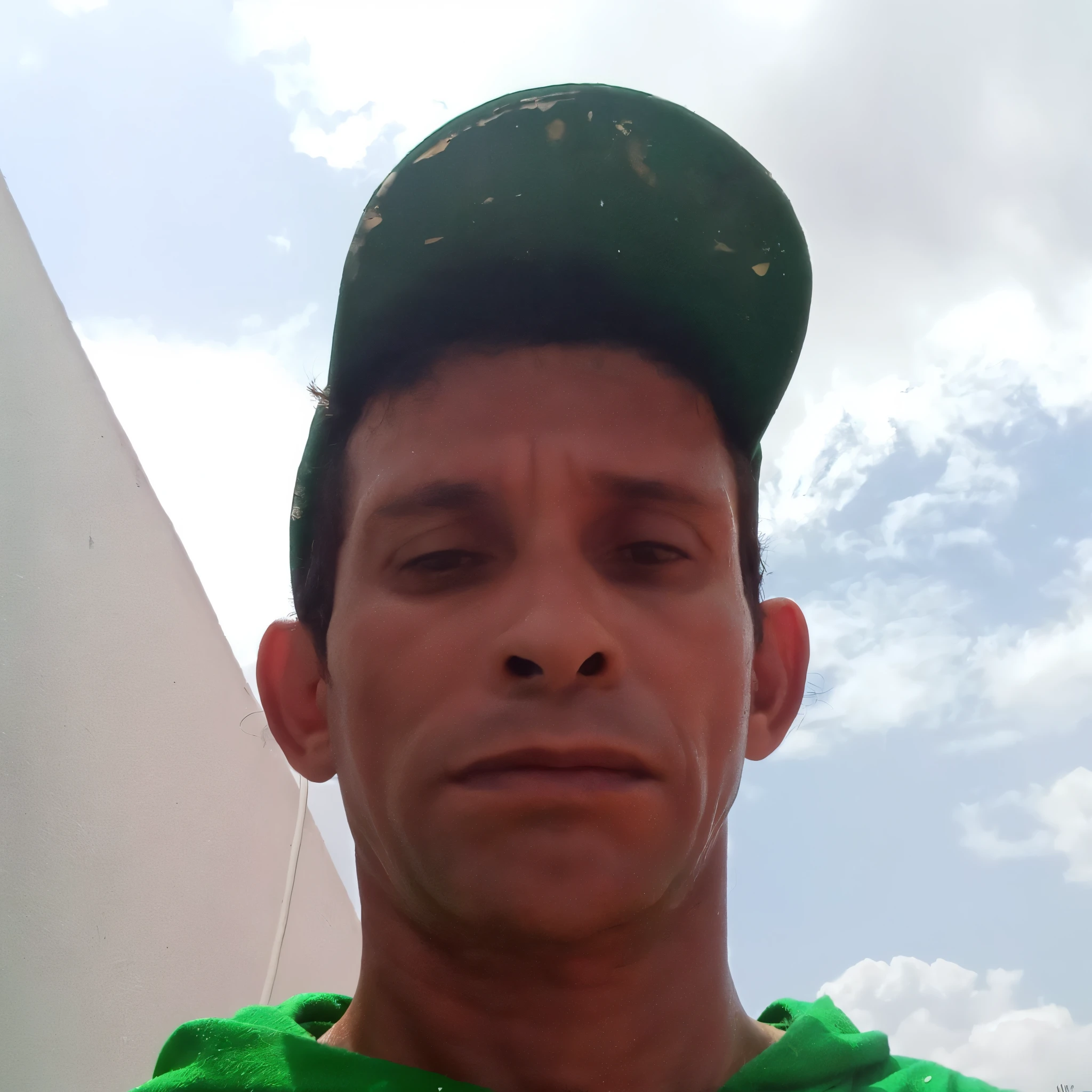 there is a man wearing a green hoodie and a green hat, Ronaldo Luis Nazario de Lima, Ronaldo Luis Nazario da Lima, Foto realista, Directed by: Nandor Soldier, mateus 9 5, imagem frontal, Imagens, joe alves, caio santos, Ronaldo Nazario, david rios ferreira, Dan dos Santos, edu souza, salvador