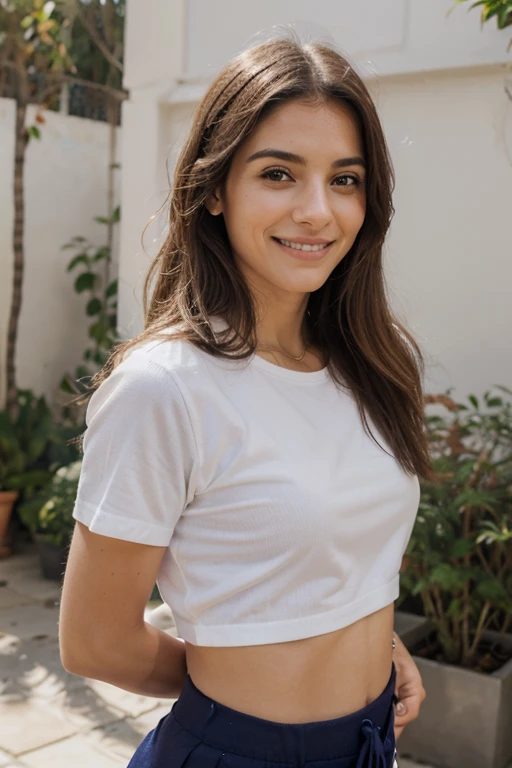 Necesito multiples imagenes de personas con vestimenta que esten soriendo y no sonriendo de varones