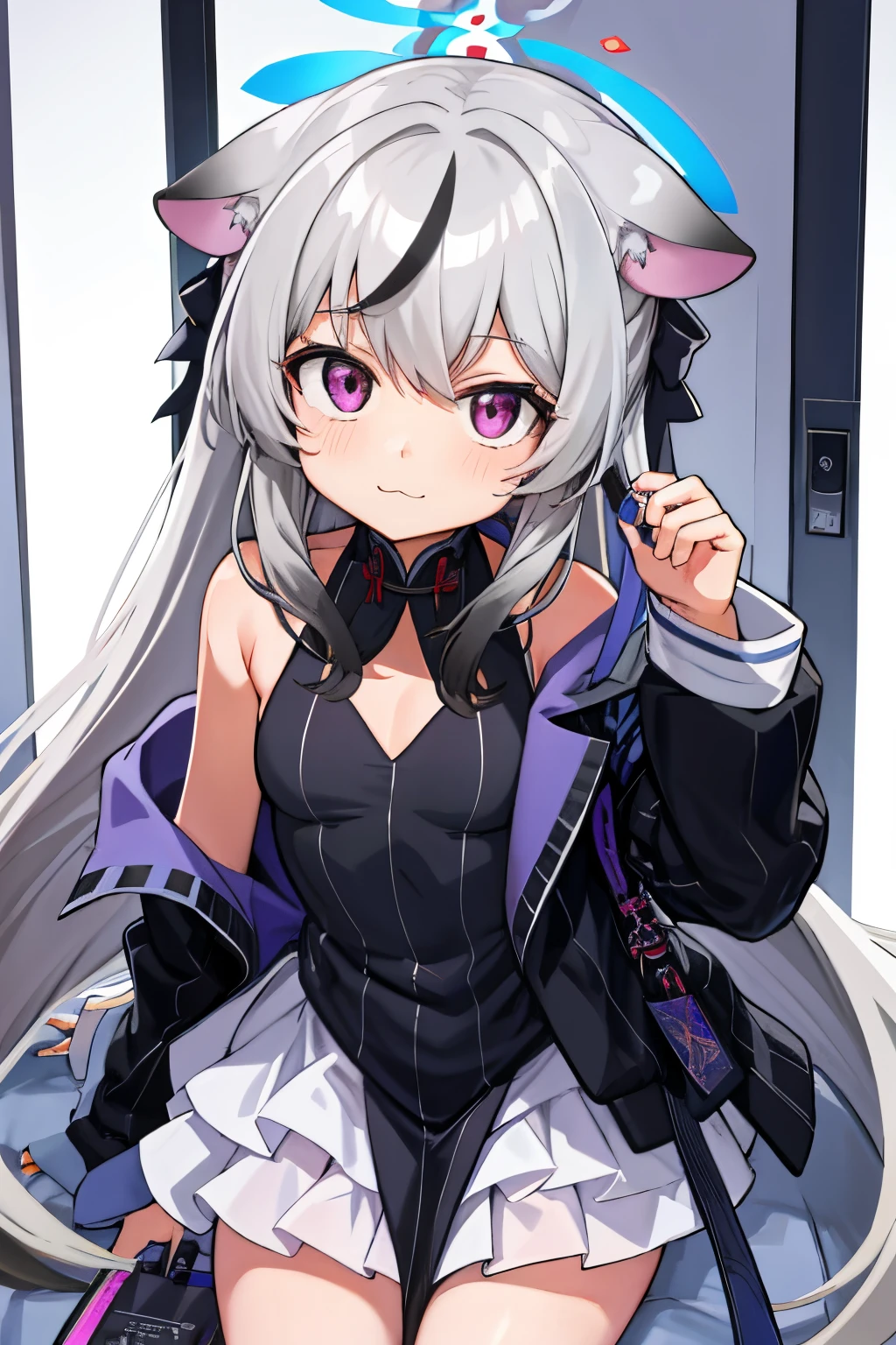 tmasterpiece， best qualtiy， ultra - detailed， 1girll，Gray hair Kokona， inside in room， Purple eye， ：3，the face， closeup cleavage