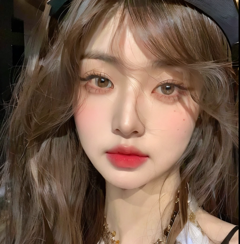 un primer plano de una mujer con cabello largo y sombrero negro, ulzzang, Ojos grandes y cabello largo y suelto, con cabello largo y ojos penetrantes, Beautiful aesthetic face, Cara perfecta ), maquillaje popular de Corea del Sur, chica linda-fina-cara, brown hair and large eyes, Linda cara de anime natural, Joven y adorable rostro coreano, flequillo rizado, flequillo esponjoso