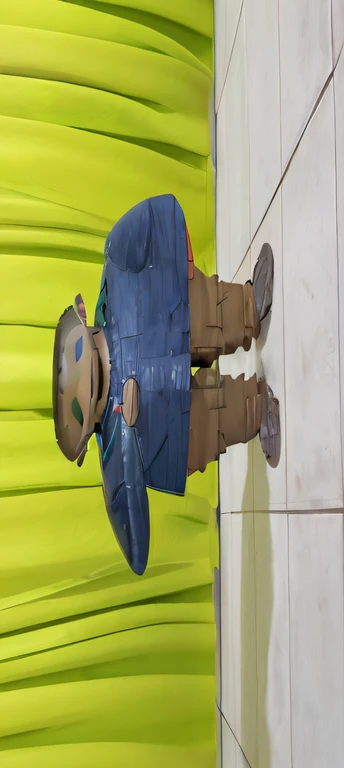 cartoon disney pixar com olhos bem arredondados , cabelo corte militar