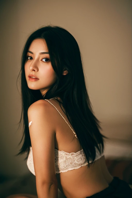 A dark-haired　A woman who has mastered Eros