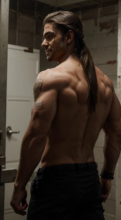hombre tatuado, cabellos cotos, cuerpo gigantesco, musculos grandes, cortar abdominales, cofre enorme, biceps imensos, barbado, barba negra, jason momo, ojos azules, muy nalgon, jason momo como conan, jason momo, muy fuerte, Zeus robusto, Sons of Anarchy, rocker, camisa de la banda, pantalones negros , piernas fuertes, hermoso, sexy, super lindo, Super fast, Cbum, carrocero, tatuaje de calavera, Hallowe'en, en un bar, pub, europa antiga, gitano, pendientes, muy tatuado, tatuado, cuerpo gigante, Henry cavil, hombre verdadero, hombre alfa, hombre bruto, cara de malvado, chico malo, testosterona pura, exudando masculinidad, viril, Gafas de sol, Gafas de sol, Big muscles body, Big butt, backside