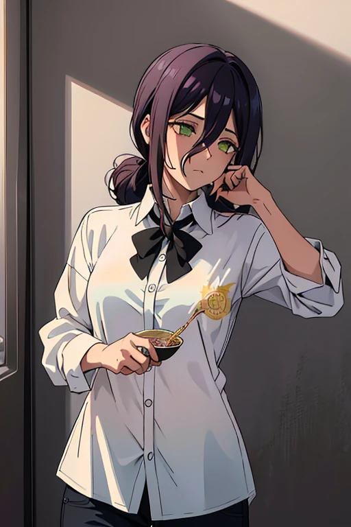 Una chica, 20 year, ojos verdes esmeralda, cabello morado, cabello corto, pechos medianos, caderas amplias, trasero firme, camisa blanca, camisa blanca cerrada, camisa sin botones, camisa sin mangas, una cinta negra delgada con un nudo mariposa en el cuello de su camisa, piel blanca, tez clara, gargantilla con un alfiler como granda, falda corta, falda negra, falda ajustada, pantis negros, a lock of hair that divides his face, a bun at the bottom of her neck that gathers her hair, mechones que enmarcan su cara, unas botas negras medianas, eating instant noodles brushing away a strand of hair.