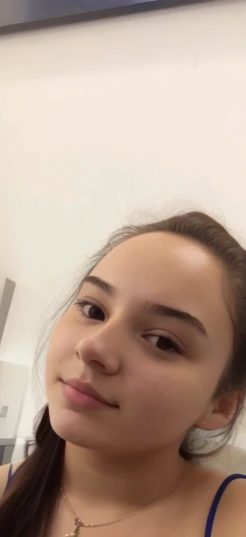 , 18 years old, selfie of a young woman, iphone selfie, 2 2 years old, 21 years old, selfie photo, 1 8 yo, 2 3 years old, 1 6 years old, wide forehead, without makeup, headshot profile picture