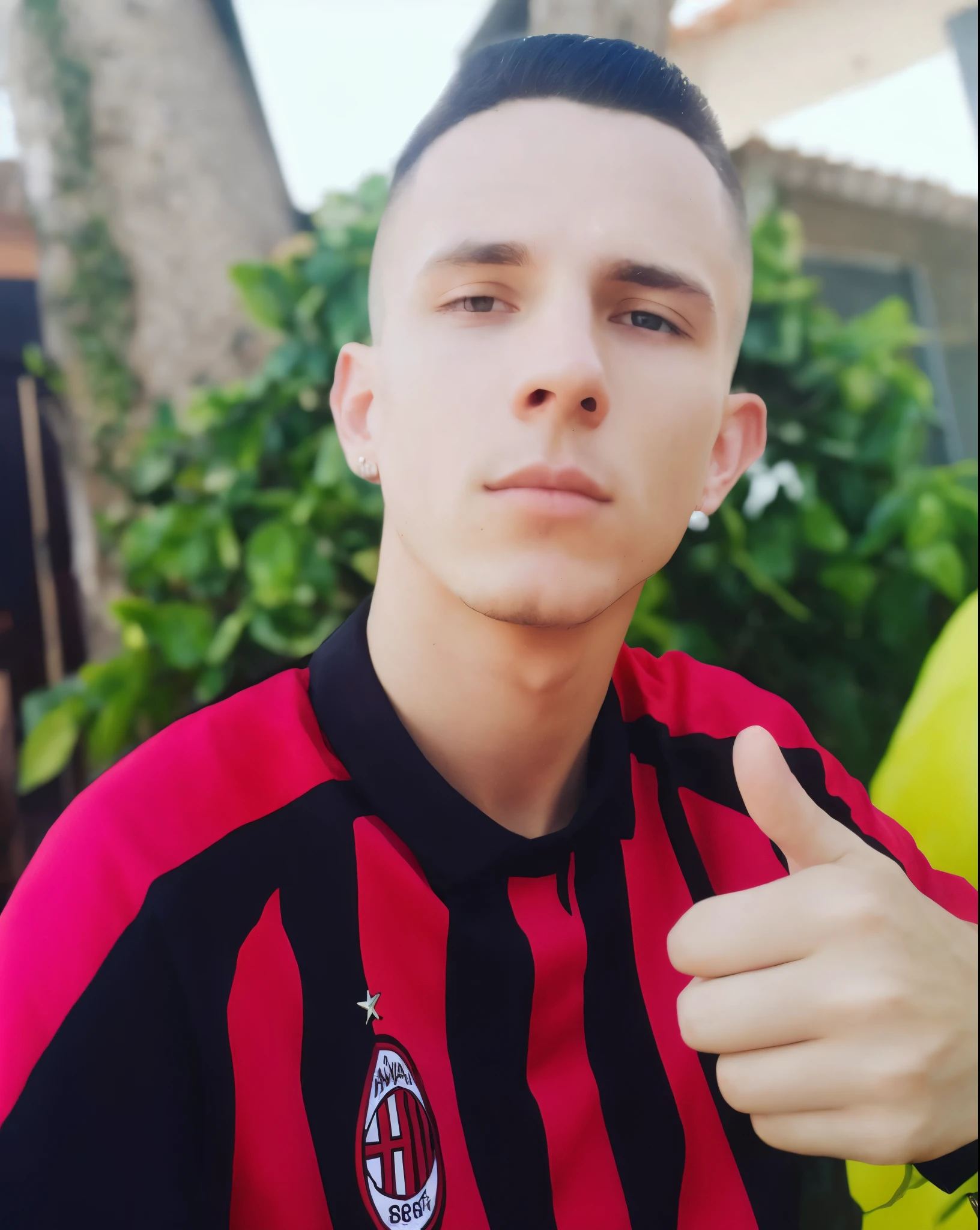 edgy man with gradient cut and red and black shirt giving thumbs up sign, mateus 9 5, foto de perfil, bladee from drain gang, Nekro Borja, Alex, artemixel, imagem de perfil, 18 anos, inspirado em Menez, fosco, Jerma 9 8 5, Jerma985