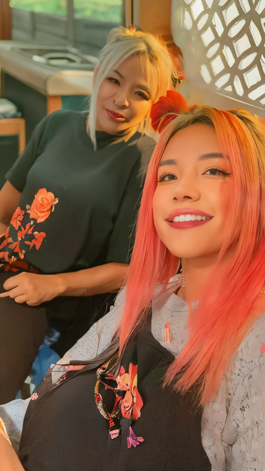 mujer sonriente con cabello rosado sentada frente a un hombre con un delantal negro, con cabello rosado, imagen de muy muy muy baja calidad, con neblina roja y una sonrisa enorme, 🤬 🤮 💕 🎀, Ayami tiene, 🔞🤡, ayahausca, Imagen de perfil, por Aya Goda, ((sobresaturado))