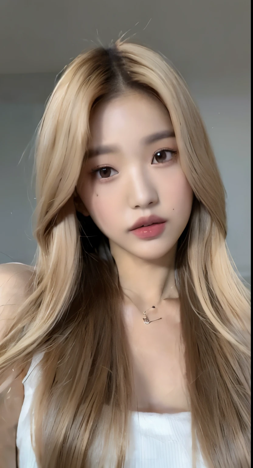 Una mujer con cabello largo y rubio y un top blanco, Parque Roseanne de Blackpink, maquillaje popular de Corea del Sur, Wan adorable cara coreana, maquillaje coreano popular, Modelo IG | Artgerm, Beautiful aesthetic face, ulzzang, Lalisa Manobal, 8k selfie photograph, Chica coreana, tzuyu de dos veces, Jaeyeon Nam, Her light brown skin