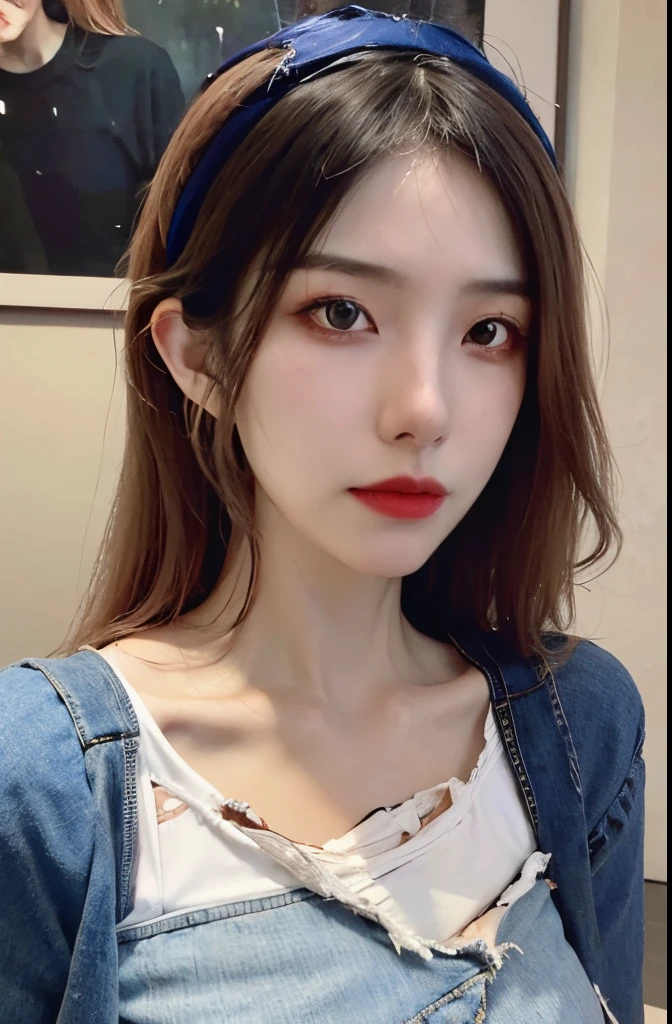 The highest image quality, tmasterpiece, super tall:1.4), Number of photos, 1 girl in,Highly Detailed Face and Skin Textur, 詳細な目, photorealistic eye, 美丽詳細な目, (Realistic skin), Attractive, Ultra-high sharpness, hyper realisitc, Very meticulous, the golden ratio, (sweatshirts, water leakage, hori&#39;tas&#39;too dark, be desperate, compassionate, Poor, 电影灯光, watery big eyes, watery big eyes, (Torn clothes: 1.5), ((wetclothes: 1.4)), bshoulders, True rain, Wet hair, ((Korea, of the whole body))