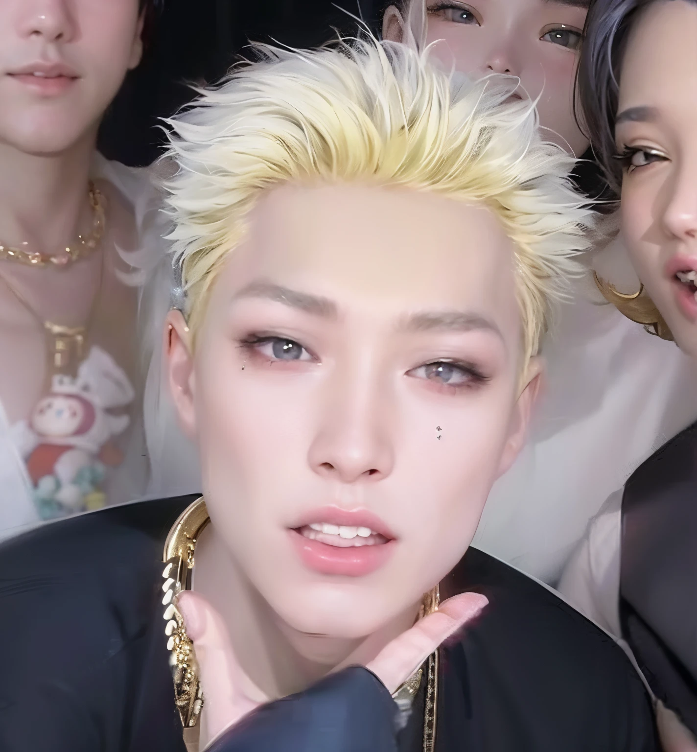 imagem arafed de um grupo de pessoas posando para uma foto, Cai Xukun, Giga Chade chorando, wan adorable korean face, brilhante da chuva, youtube video screenshot, Hsiao-Rony, he has an elongated head shape, loiro com olhos amarelos, XQC, seus olhos brilhando amarelo, com olhos dourados, KDA