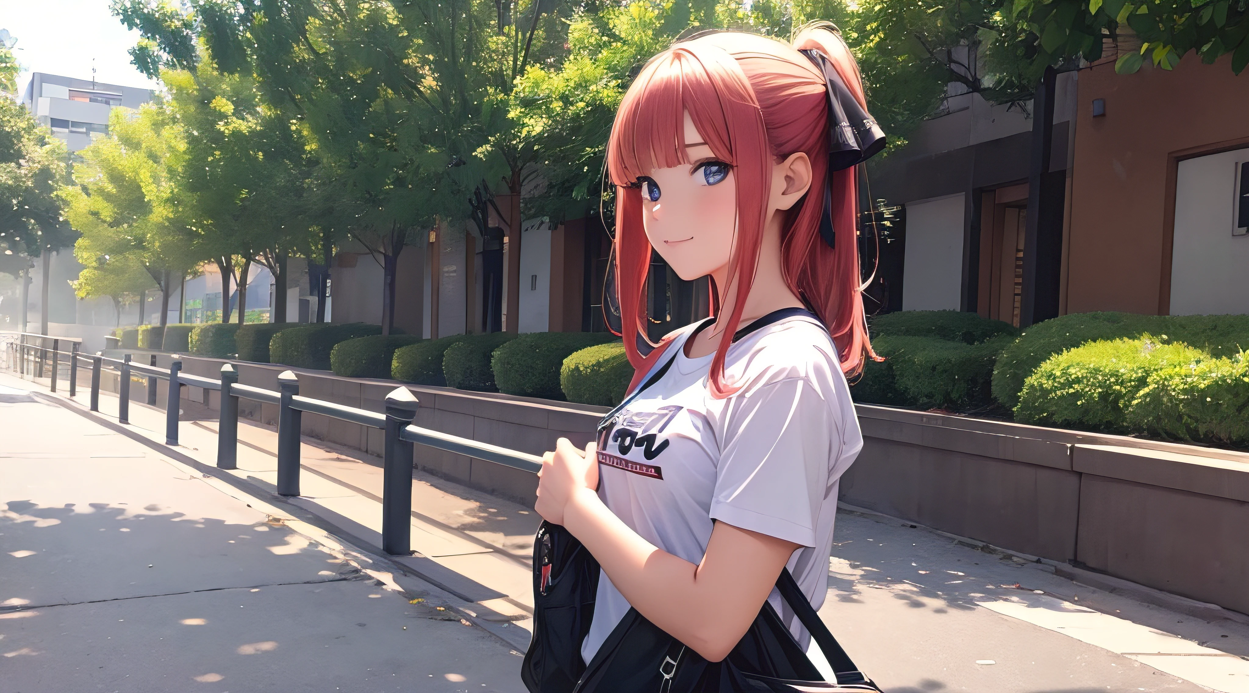 Nino Nakano sonriendo,sexy,ropa deportiva,parque