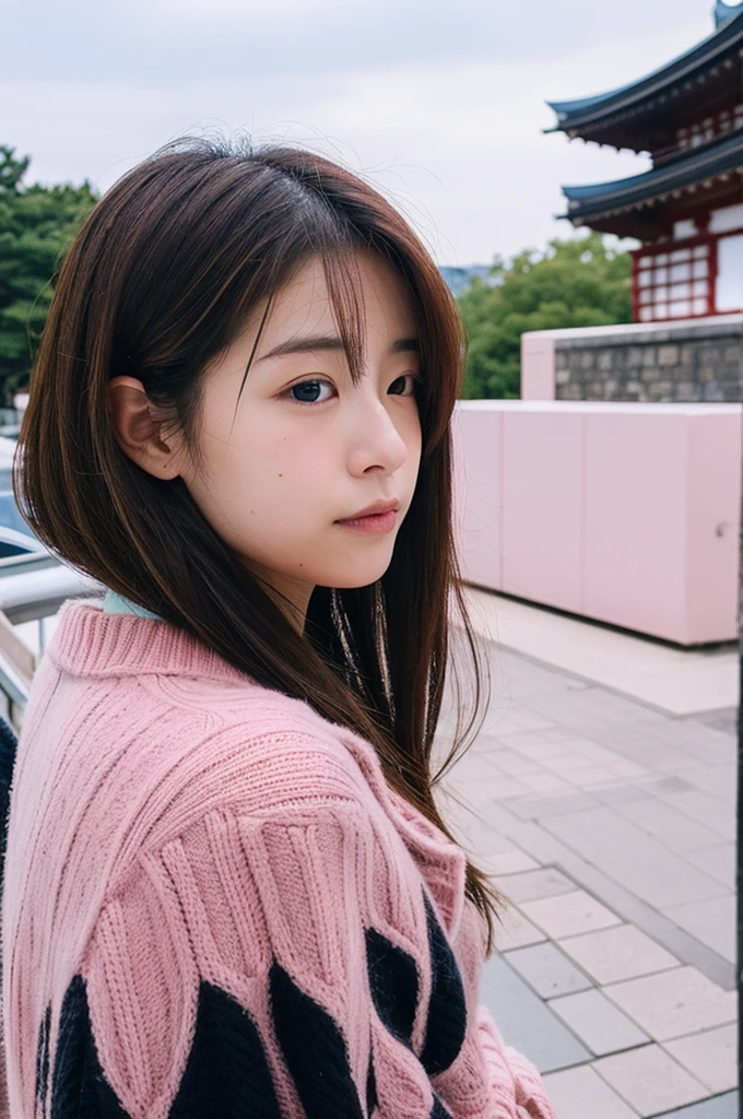 Hair is pink、Women in Japan、profile、On the rooftop