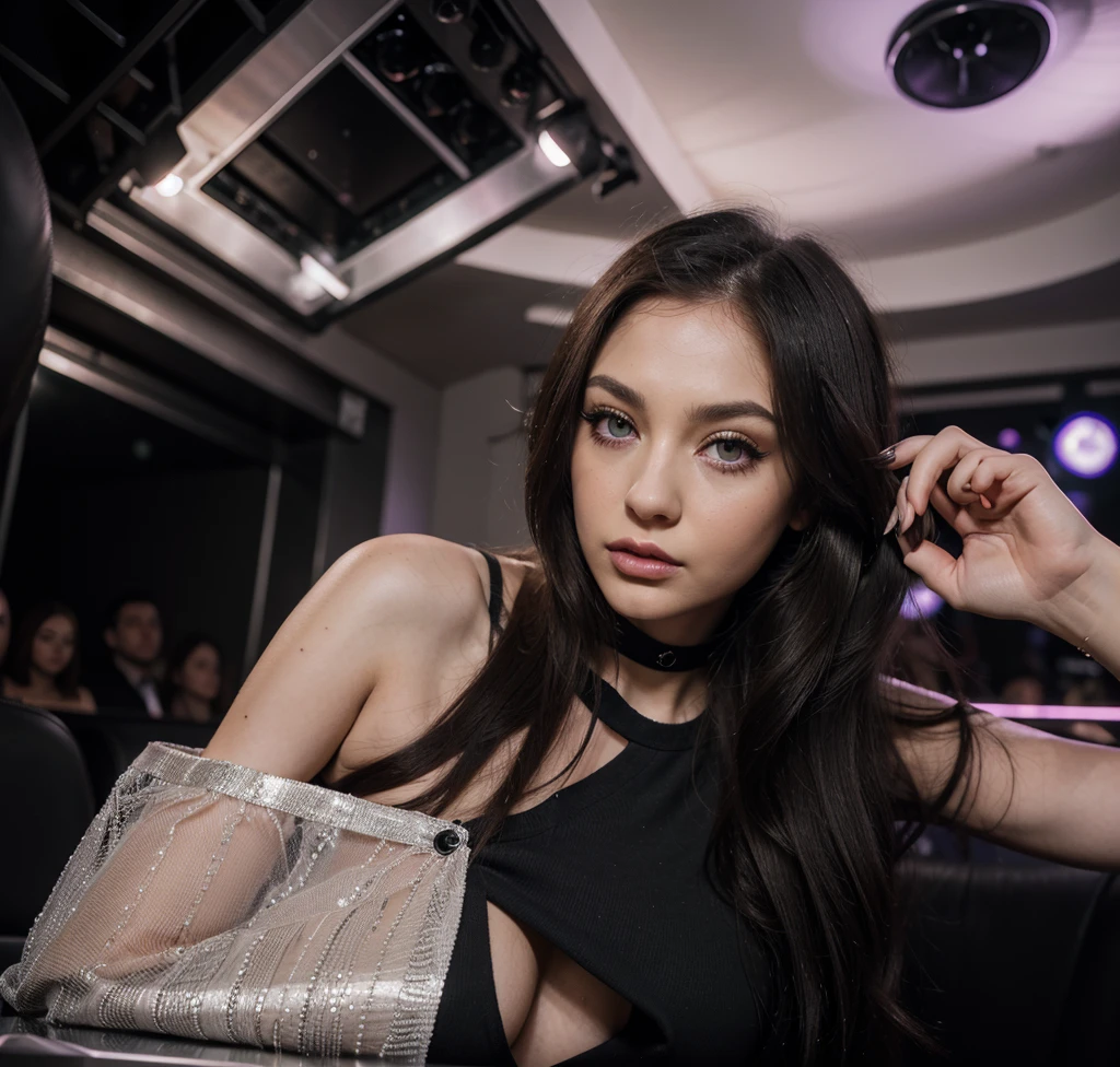 Woman, big eyes, green eyes,  Ultra-realistisch, sophie mudd, Black hair, artificial eyelashes, Violet Myers, Cat-eye makeup, rote Lippen, Abend Make-up, dicke Lippen, Whole body, stehend, Party, in Club, Disco, Kleid, Dutt, Haare im hohen Zopf, creolen Ohrringe