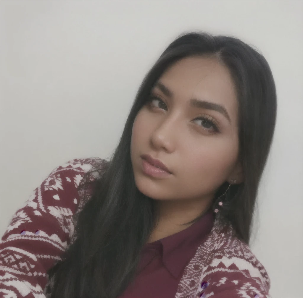 photograph of a 28 year old woman, Cara perfecta morena, Pieza maestra, con sueter rojo con lineas blancas y blusa roja, con cabello largo y ojos negros.
