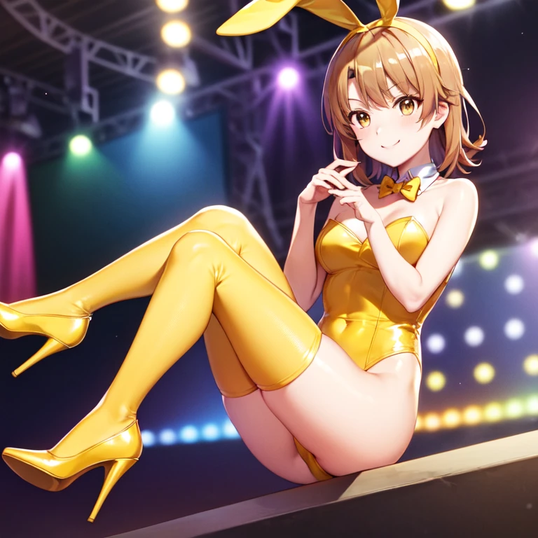 ((Finest quality)),(超A high resolution),(ultra-detailliert),((Best Anime)),Isshiki Roha, shorth hair, brown haired, Brown-eyed, yellow rabbit ears headband,Yellow Bunny Girl,yellow leotard,yellow stiletto heel short tights,a bow tie,A smile, Solo,stage
