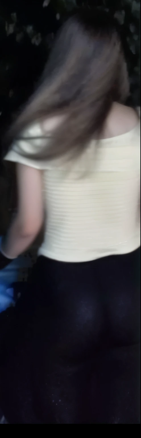 there  a photo of a woman with long hair, zoomed out shot, close up half body shothigh quality, middle shot waist up, zoomed out full body, upper body close up, some zoomed in shot, close up to a skinny, great ass