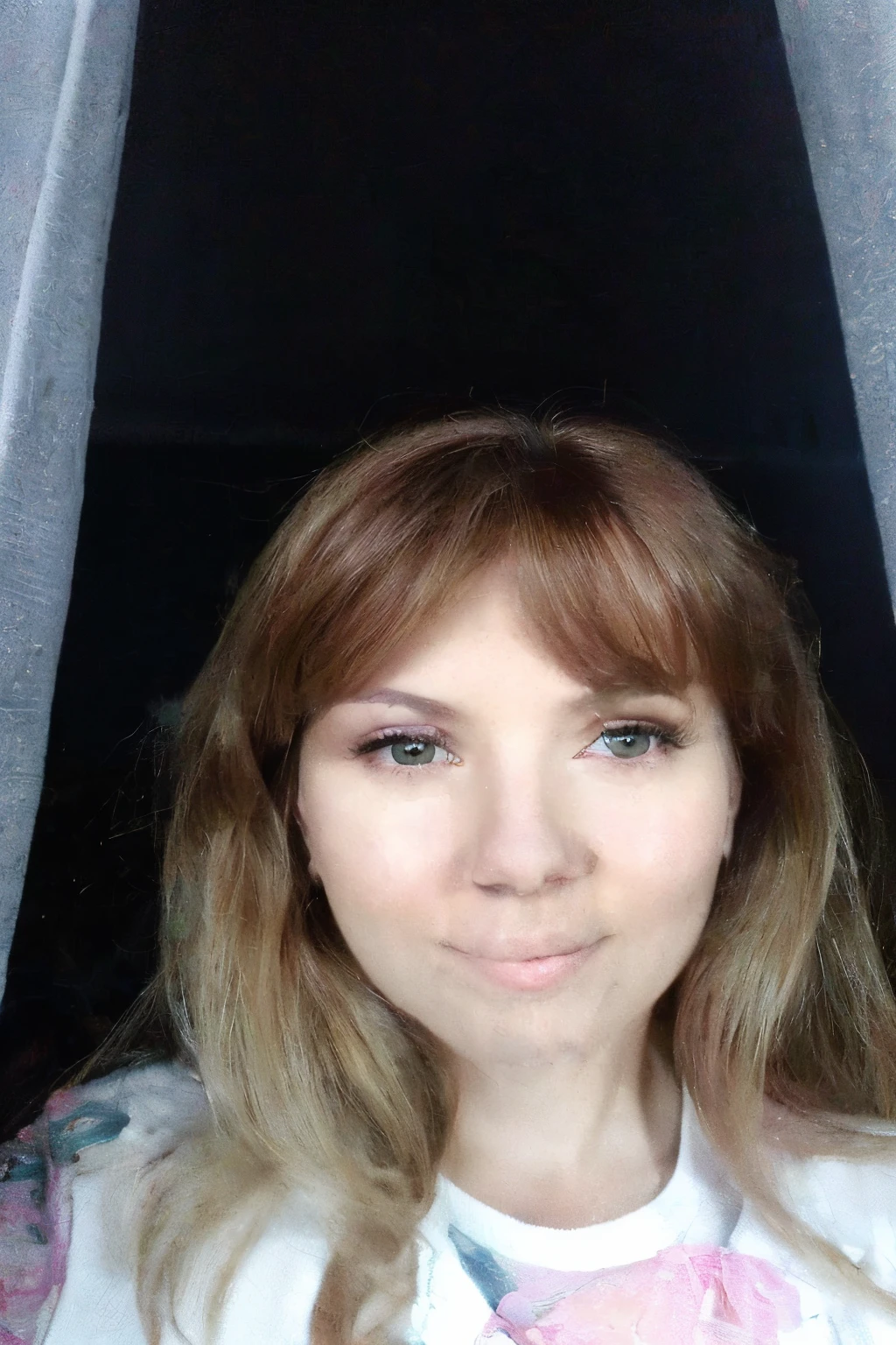 (8K, RAW photo, Best Quality, hight resolution:1.2), (Realistic, photo-realistic:1.37), 1girl, scarlett,   lips, ((parted hair, slight smile, seductive eyes,   (upper-body:1.3), looking a viewer, beauty mark,  large breasts. cleavage,  
(eyes focus, 135mm lens, f/1.8, lens flare),