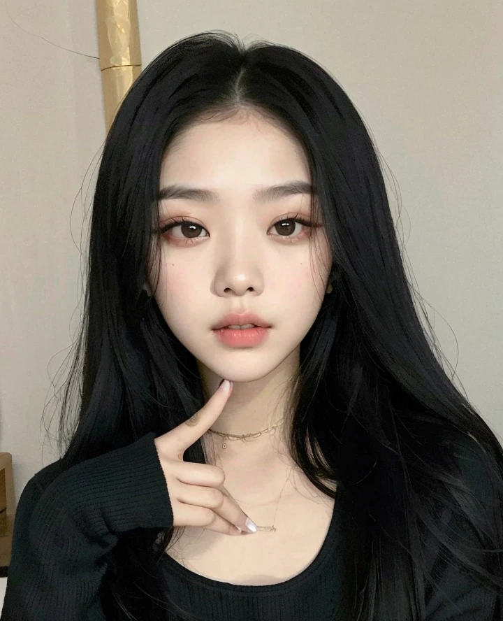 Un primer plano de una mujer con cabello largo y negro posando para una foto, Chica coreana, Korean symmetrical face, cruel korean goth girl, Hermosa mujer surcoreana, Mujer coreana, ulzzang, Hermosa joven coreana, Hermosa joven coreana, Joven y adorable rostro coreano, Rasgos de la cara coreana, Wan adorable cara coreana, pale round face, Heonhwa Choe